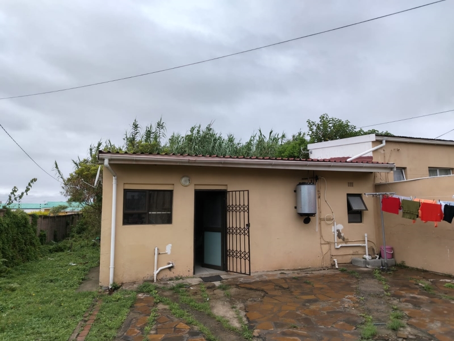 6 Bedroom Property for Sale in Southernwood Eastern Cape